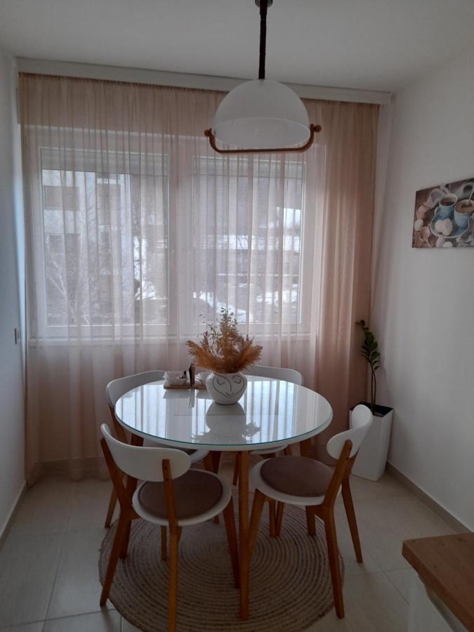 Apartman 8 Vrdnik Bagian luar foto