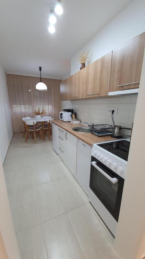 Apartman 8 Vrdnik Bagian luar foto